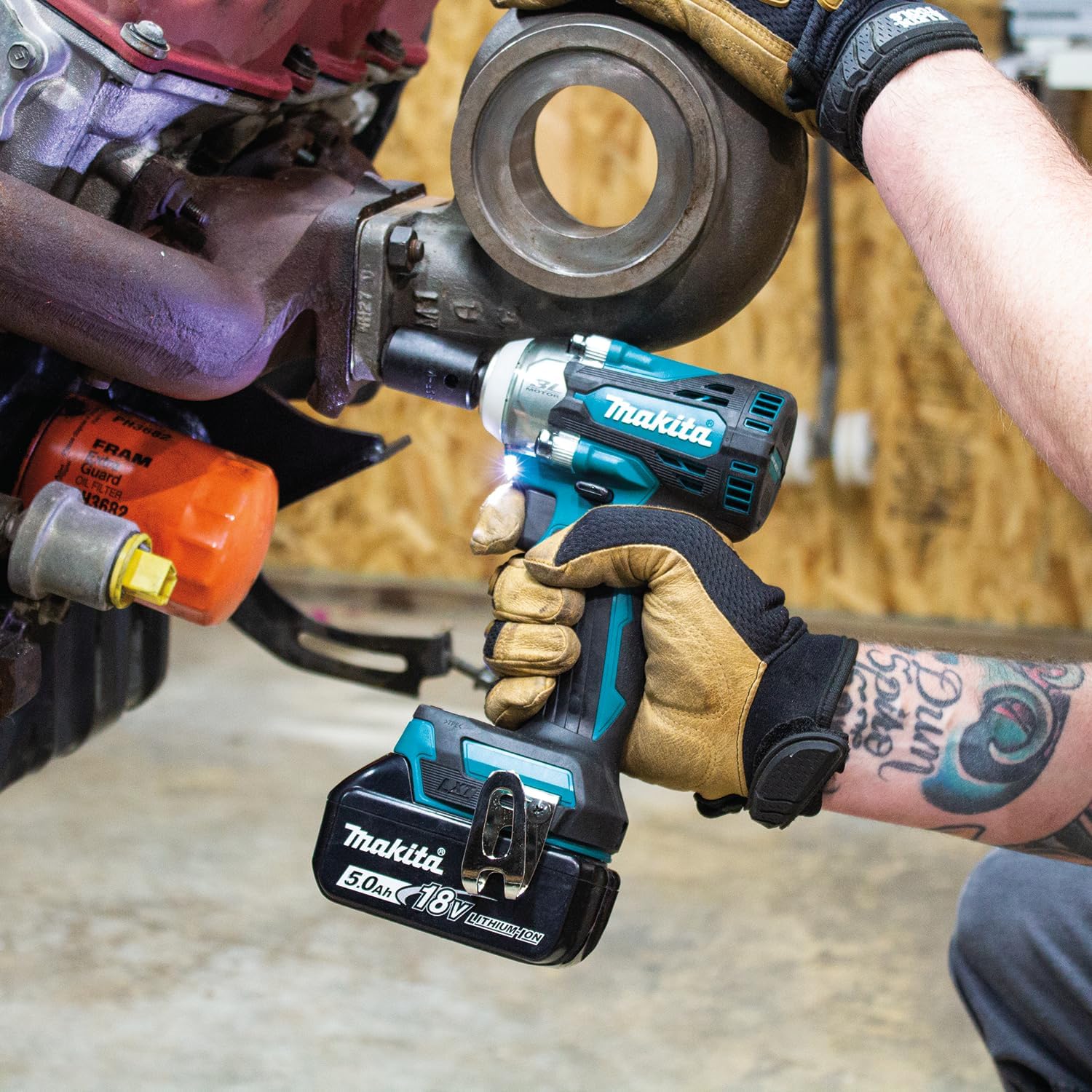 Makita DTW300Z 18V LXT Brushless Impact Wrench – Compact Power, Body Only