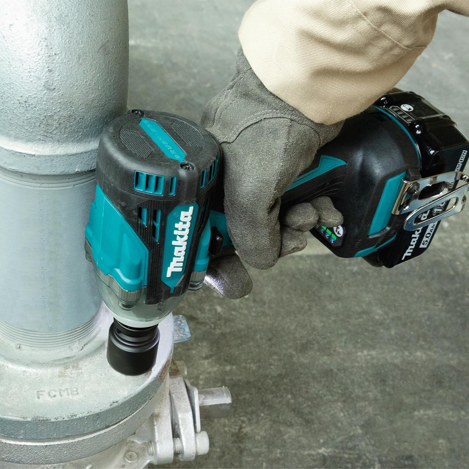 Makita DTW300Z 18V LXT Brushless Impact Wrench – Compact Power, Body Only
